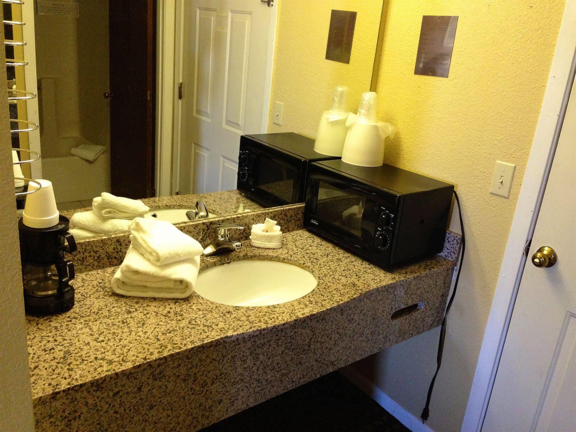 Econo Lodge Sevierville-Pigeon Forge On The River Exteriör bild