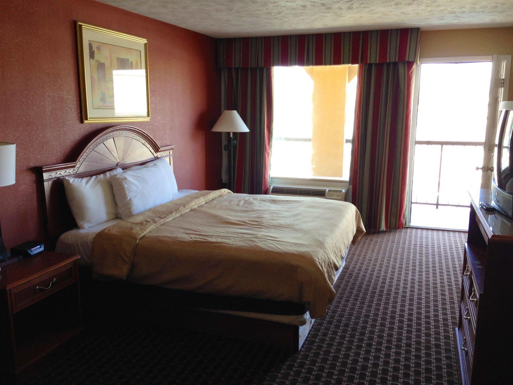 Econo Lodge Sevierville-Pigeon Forge On The River Exteriör bild